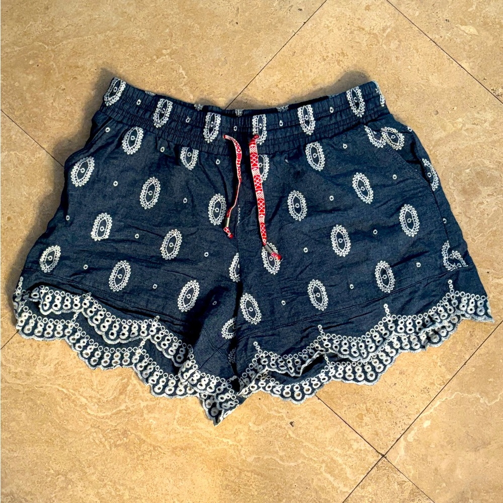 Barely worn elastic waistband Anthropologie Jean shorts with embroidery